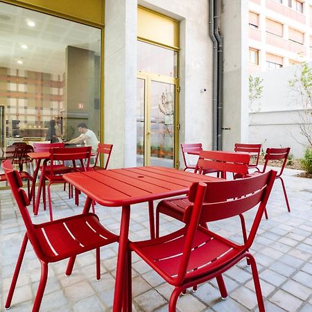 Easyhotel Marseille Euromed Esterno foto