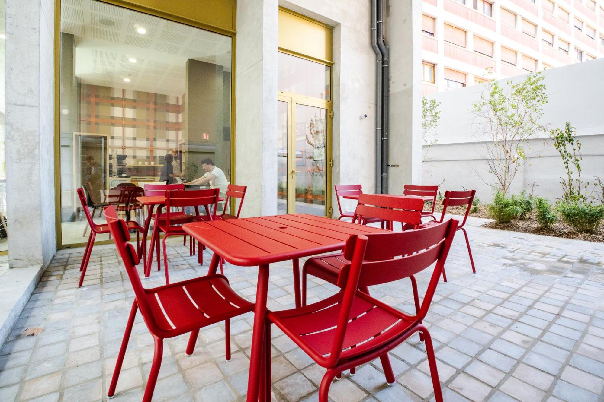 Easyhotel Marseille Euromed Esterno foto