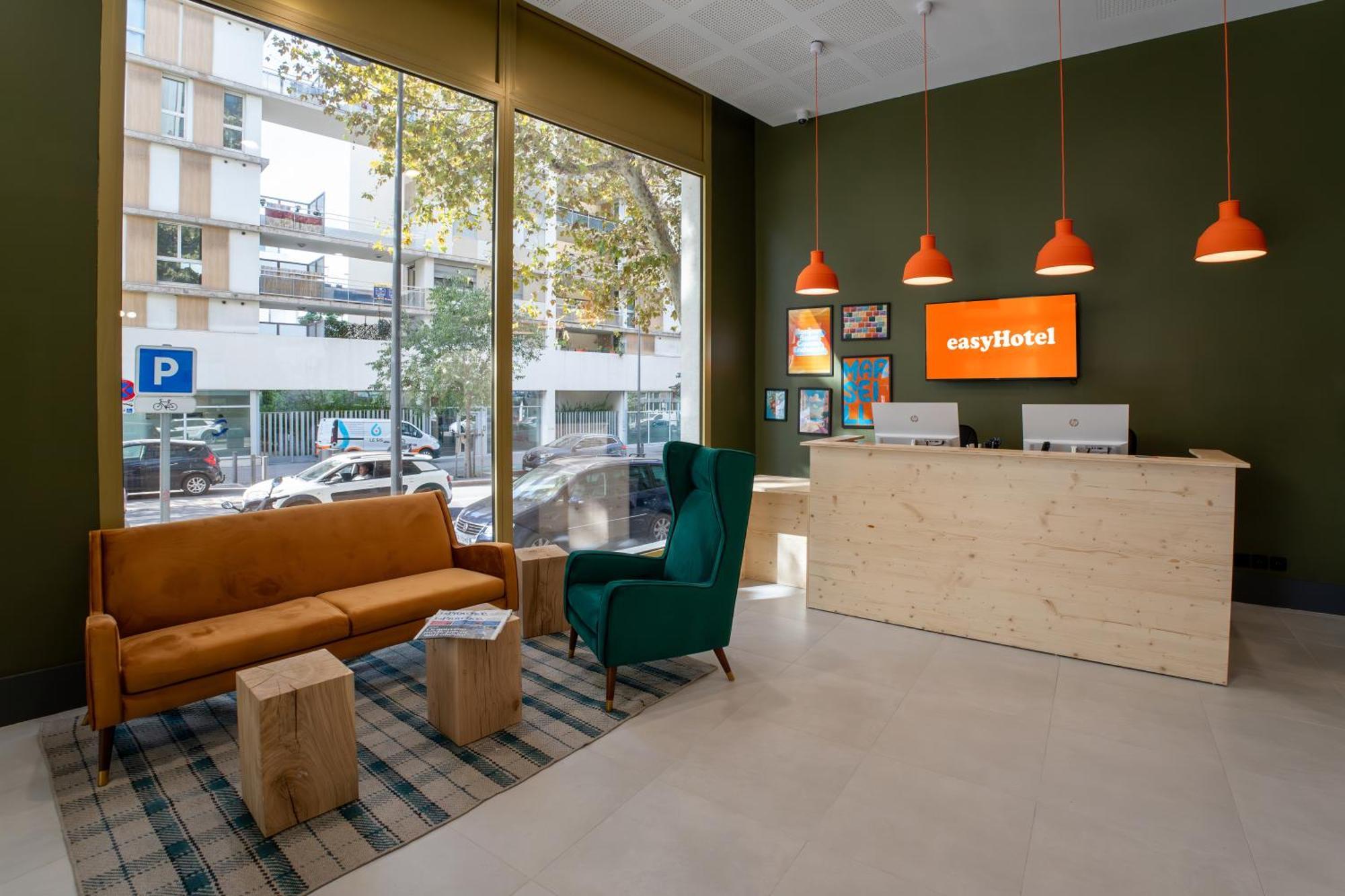 Easyhotel Marseille Euromed Esterno foto