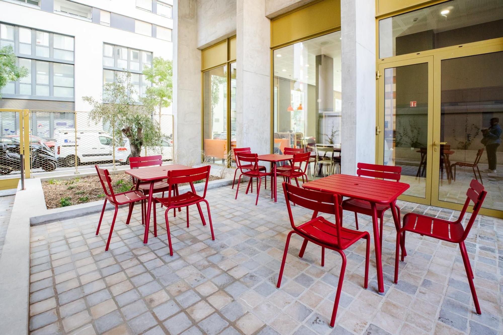 Easyhotel Marseille Euromed Esterno foto