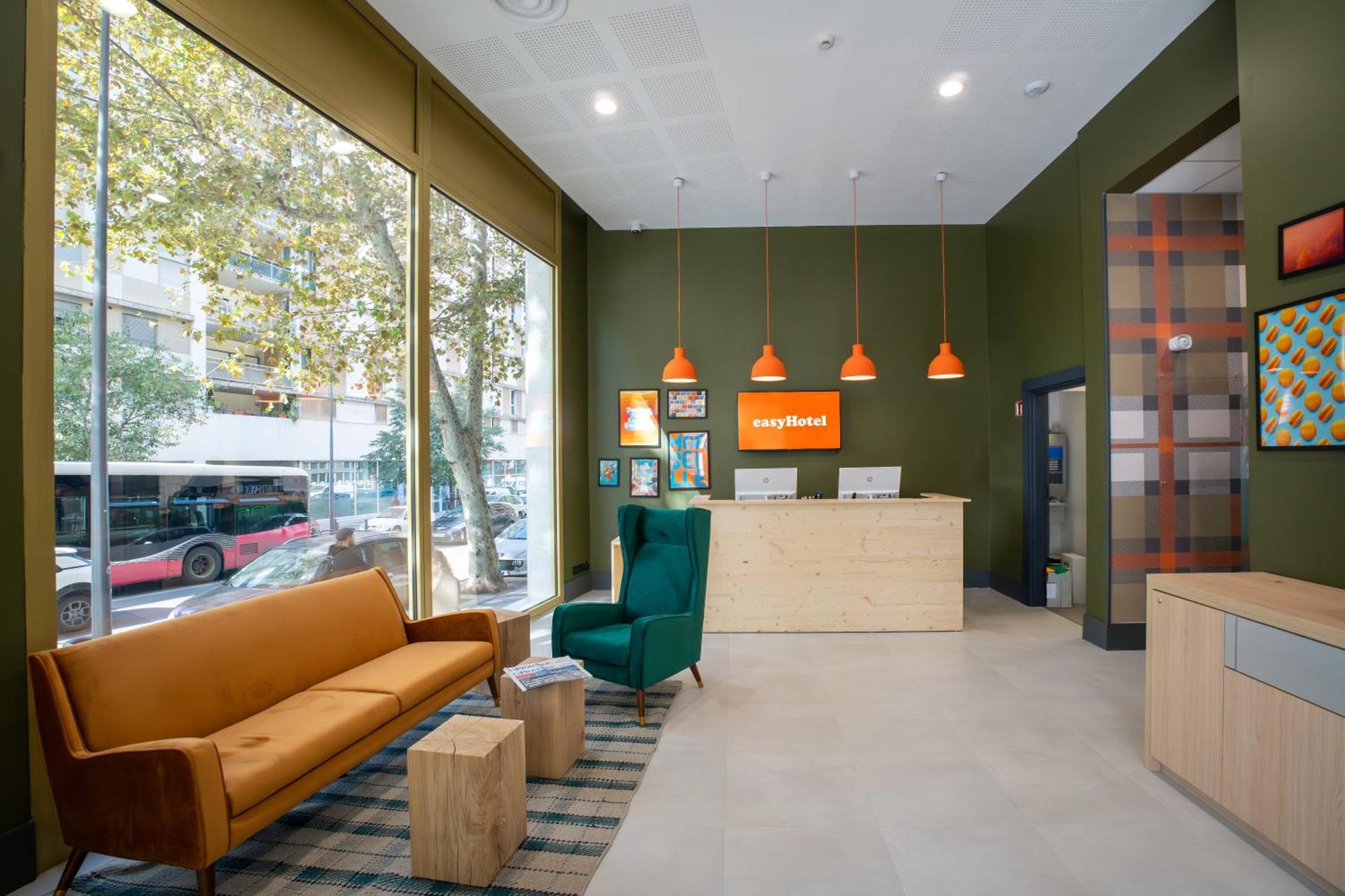 Easyhotel Marseille Euromed Esterno foto