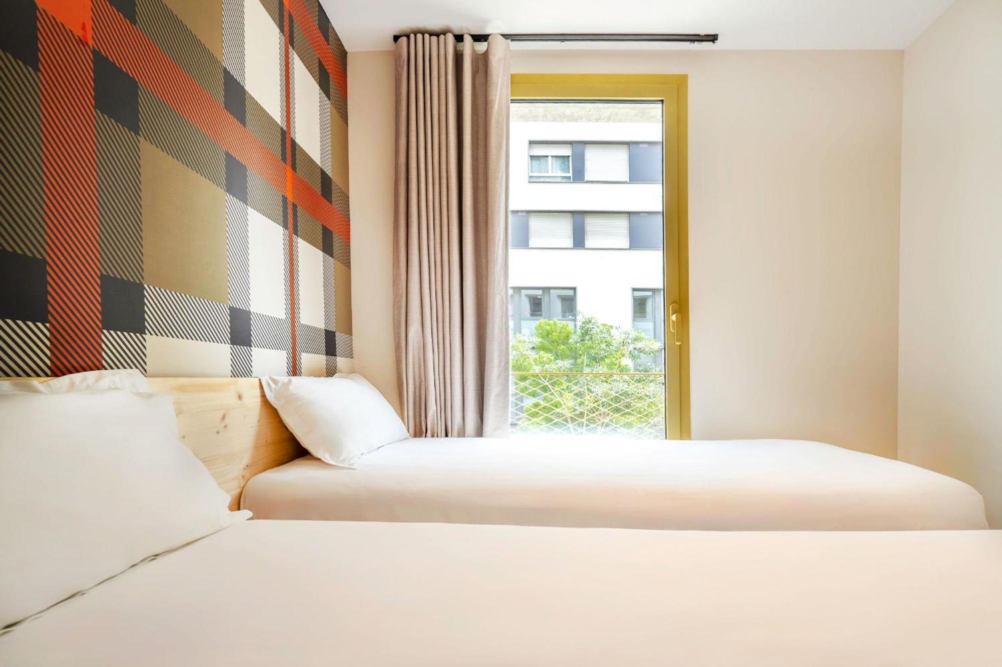 Easyhotel Marseille Euromed Esterno foto