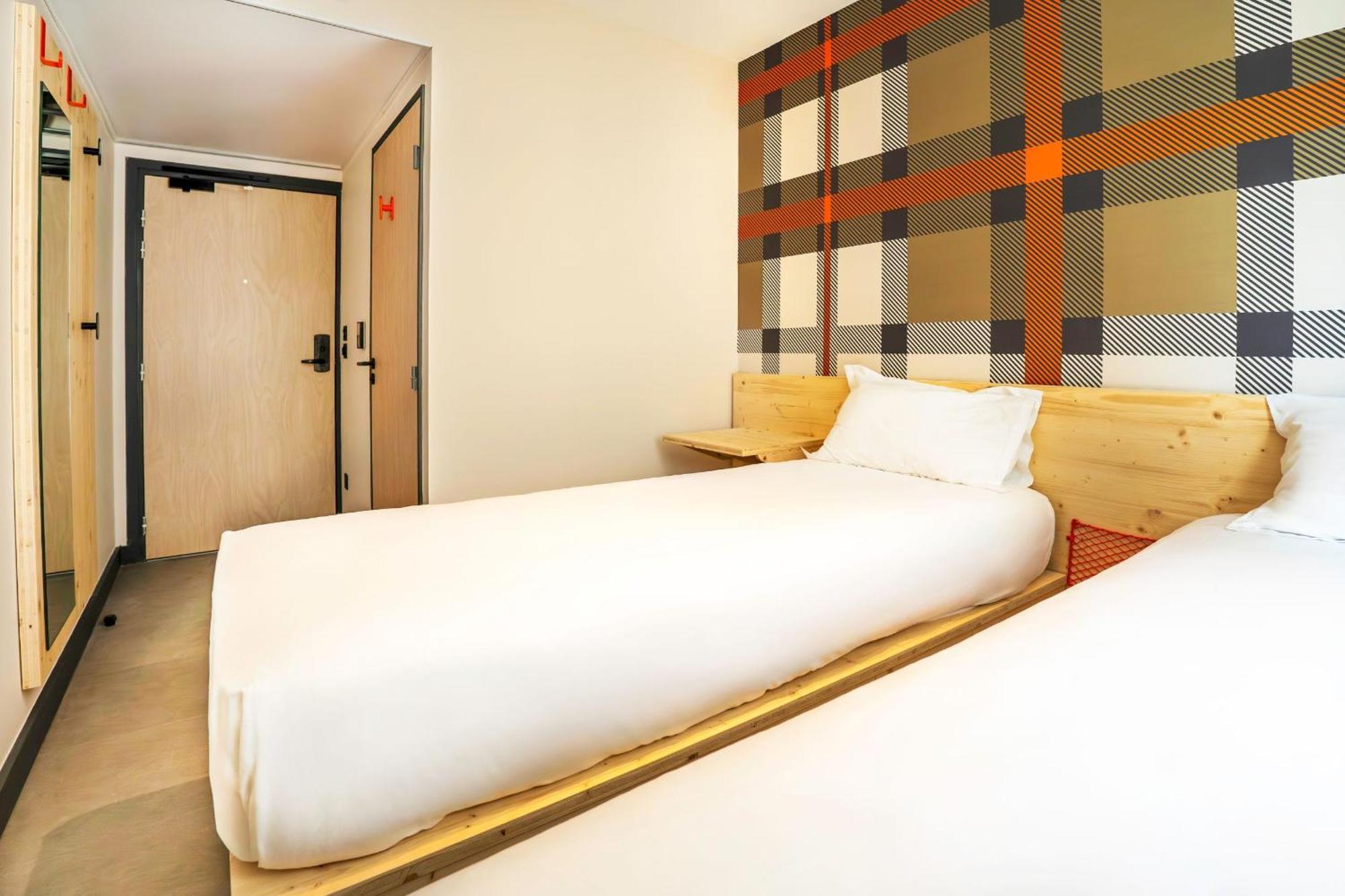 Easyhotel Marseille Euromed Esterno foto