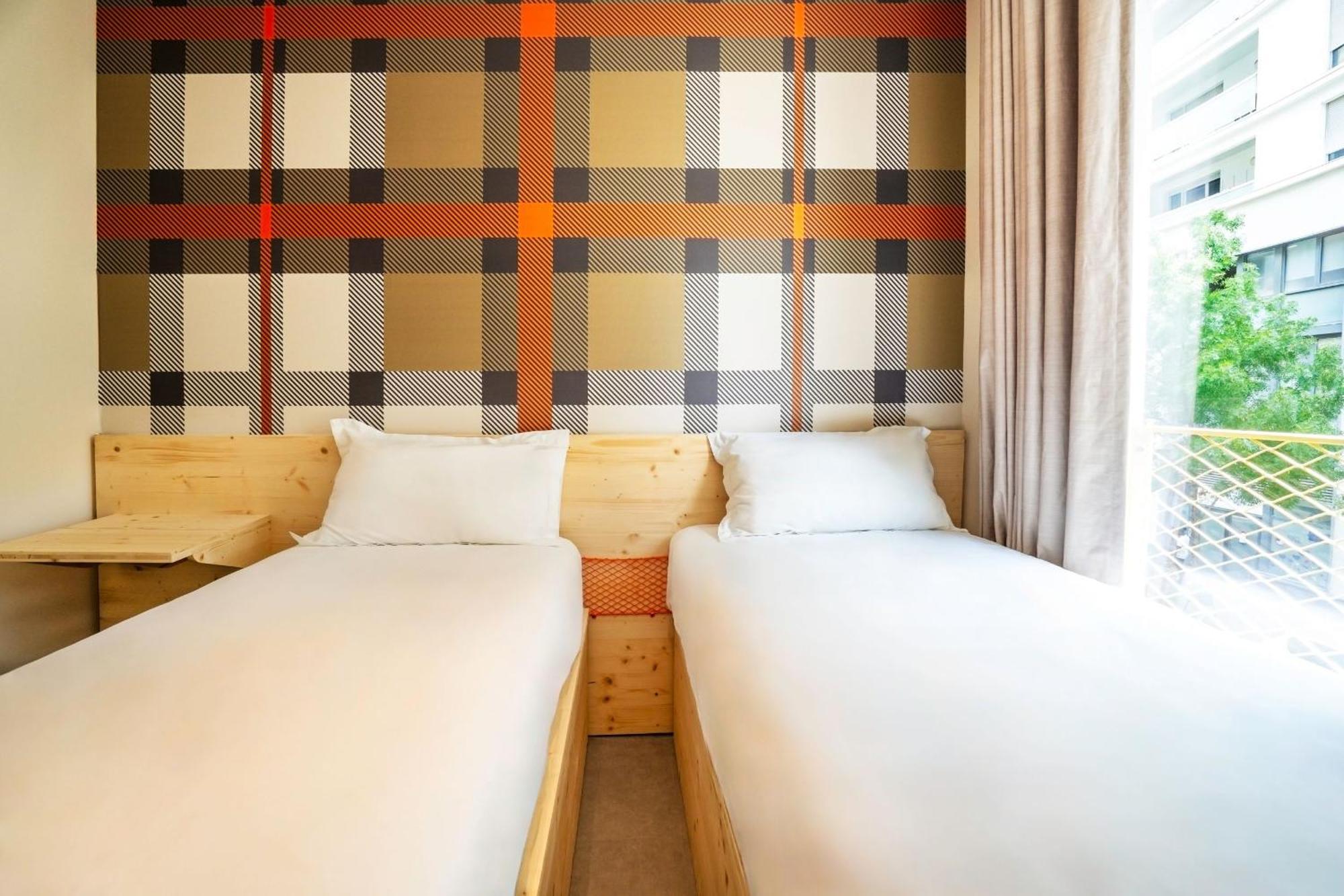 Easyhotel Marseille Euromed Esterno foto